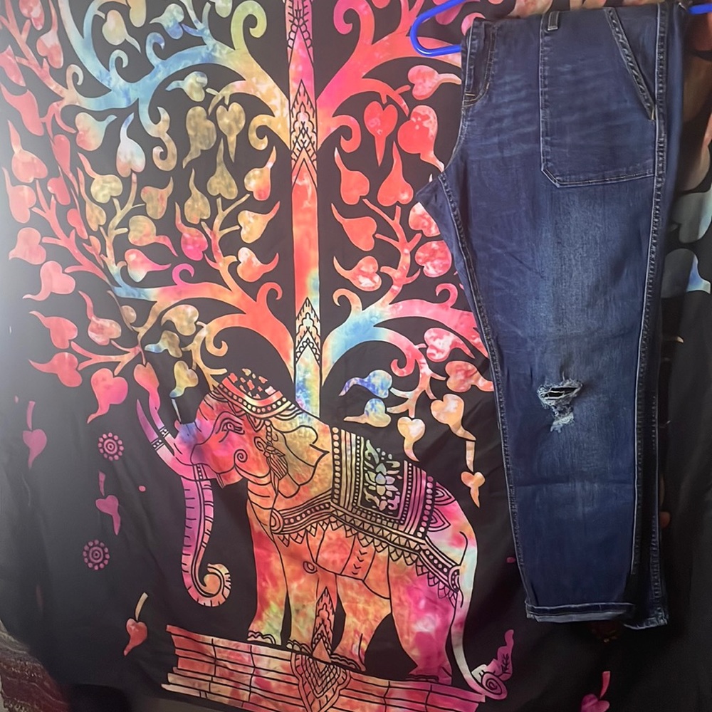 Jeans stop at ankle perfect for a lil cuff action